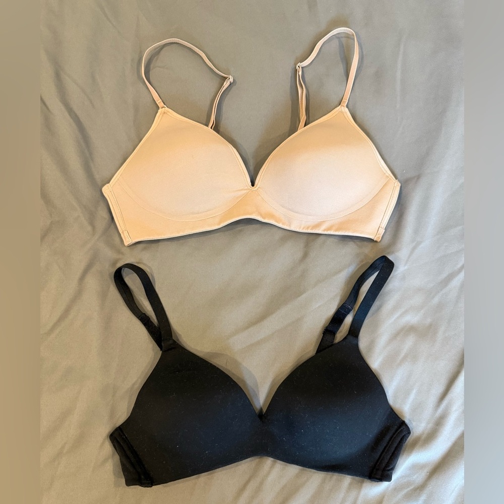 Lot Of 2 Wireless Bras Wacoal On Gossamer 34A